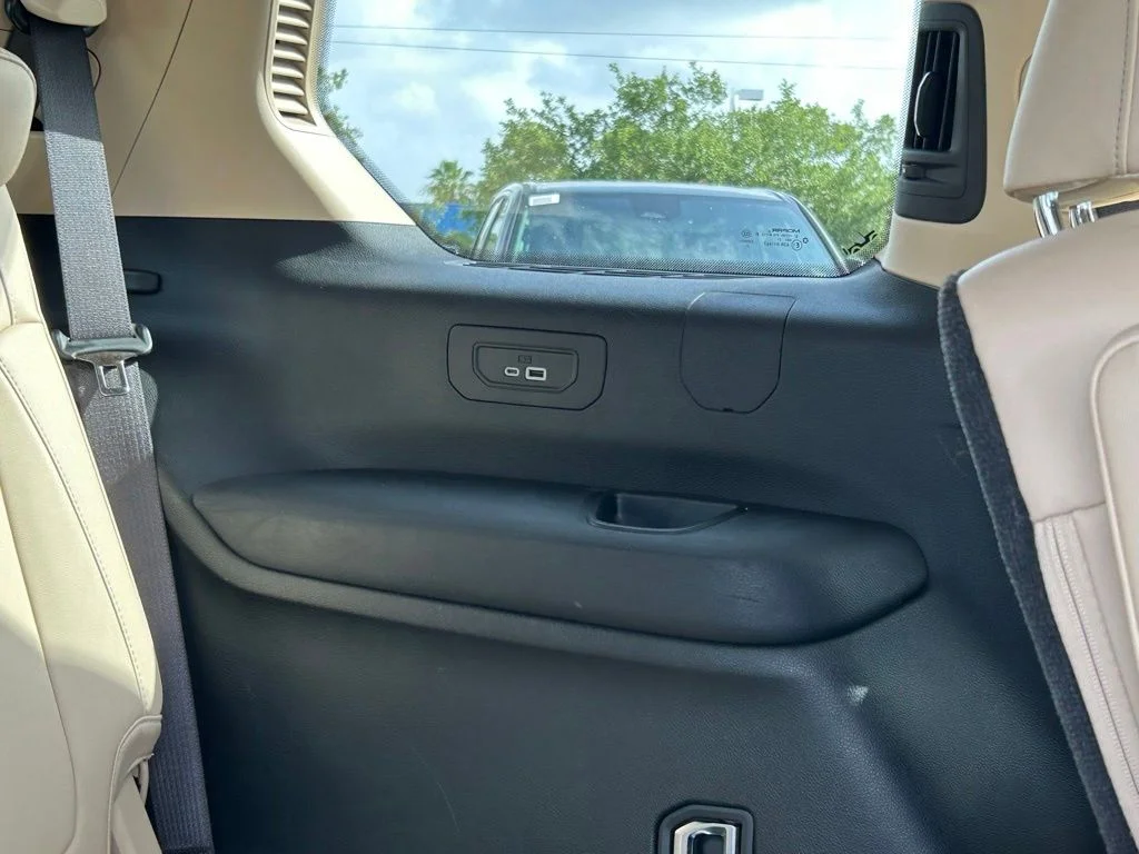 Certified Used 2022 White Jeep Limited image 39