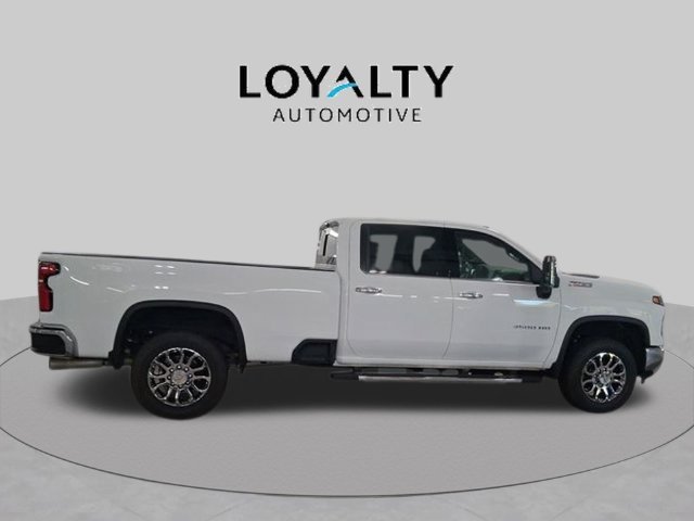 Used 2026 Summit White Chevrolet LTZ image 13