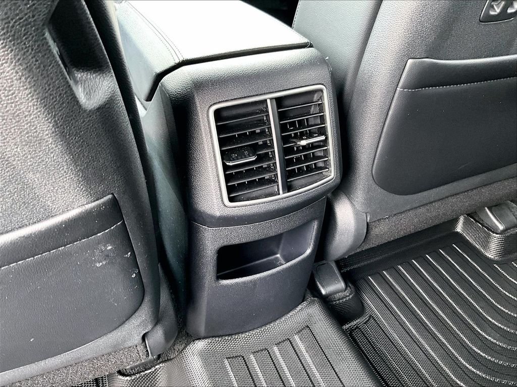 Used 2026 Black Kia X-Line image 28