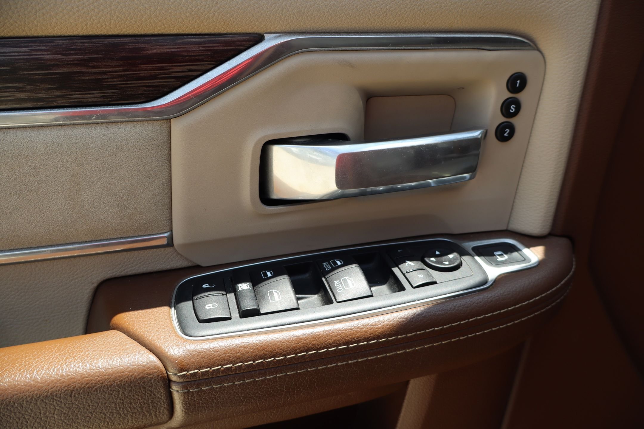 Used 2020 Olive Green Ram Laramie image 12