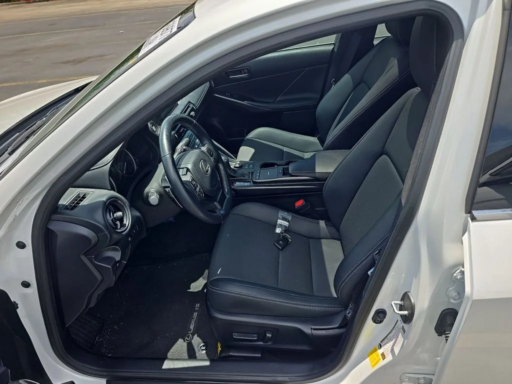 Used 2023 White Lexus 300 image 4