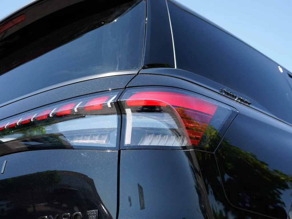 Certified Used 2026 Mineral Black/Graphite Shadow INFINITI AUTOGRAPH image 11