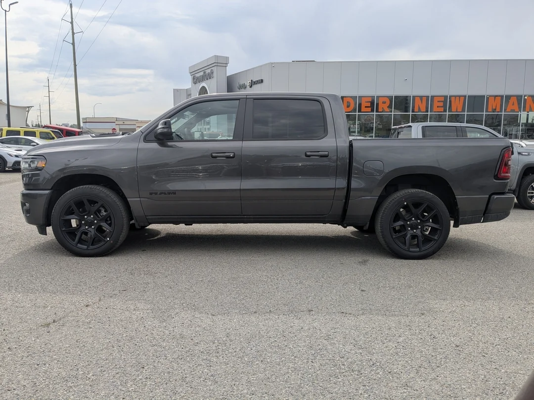 New 2026 Grey RAM Sport - - 4x4 - 420HP Turbo I6 - Adaptive Cruise Control - Park Assist & More! image 5