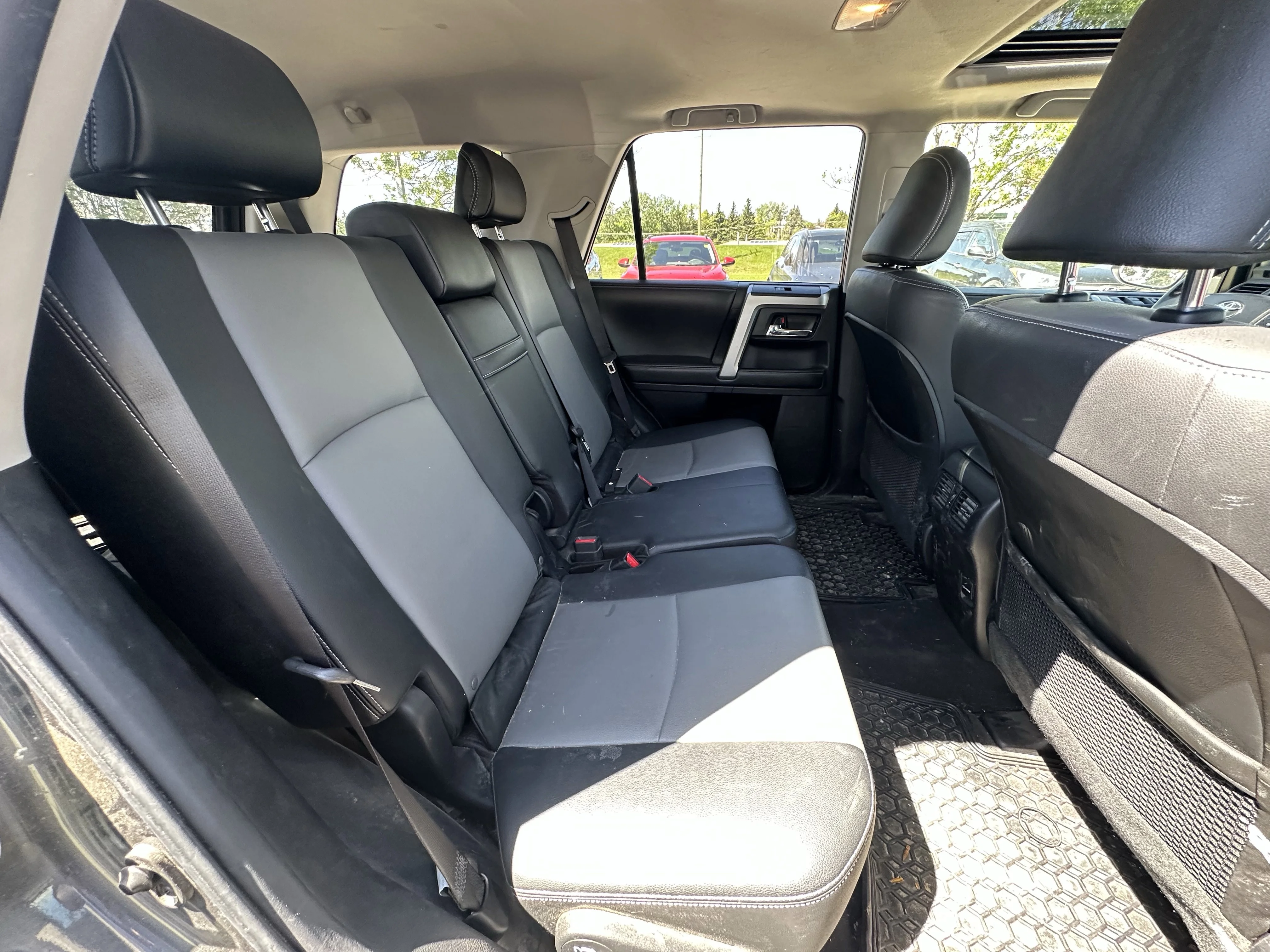 Used 2015 Gray Toyota SR5 image 22
