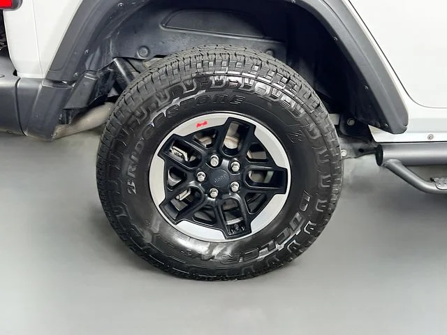 Used 2018 White Jeep Unlimited Rubicon image 37
