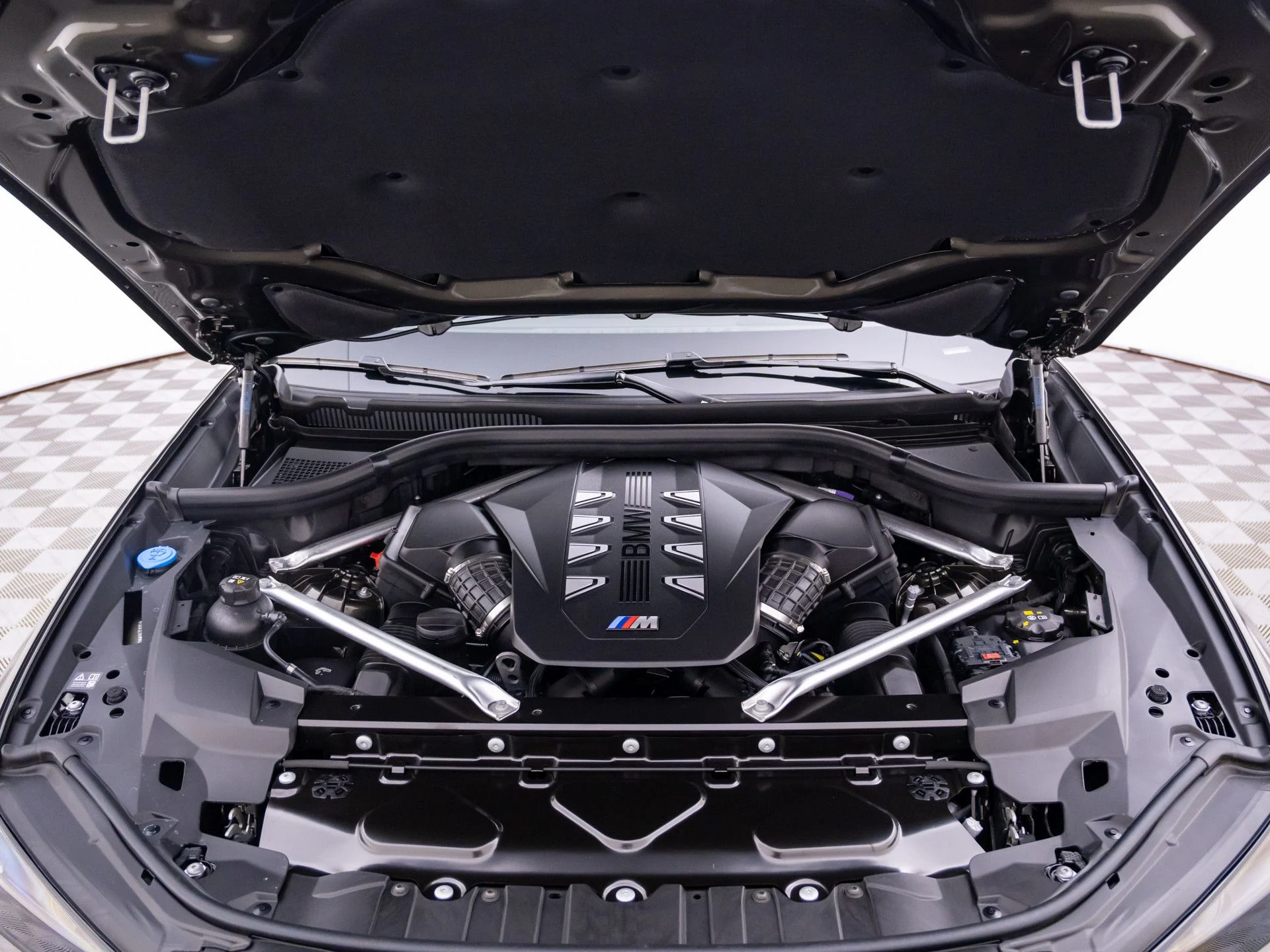 New 2027 Green BMW M60i image 31