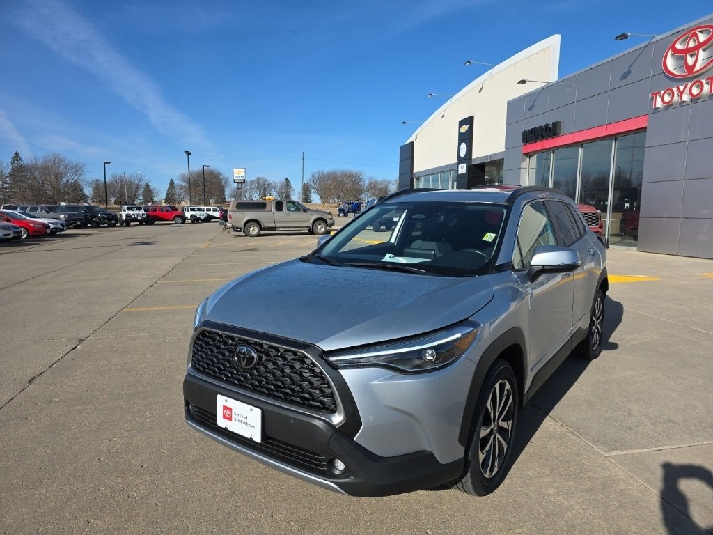 2023 Toyota Corolla Cross XLE