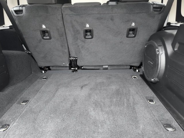 Used 2022 White Jeep Unlimited Rubicon image 32