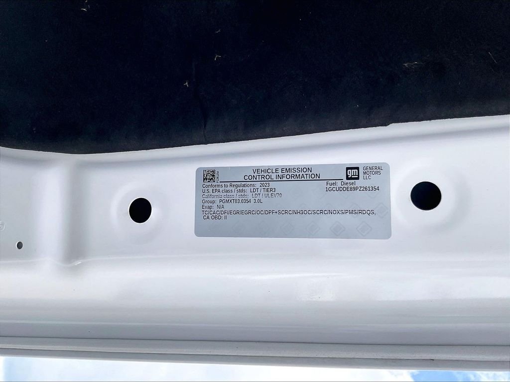 Used 2023 White Chevrolet LT image 34