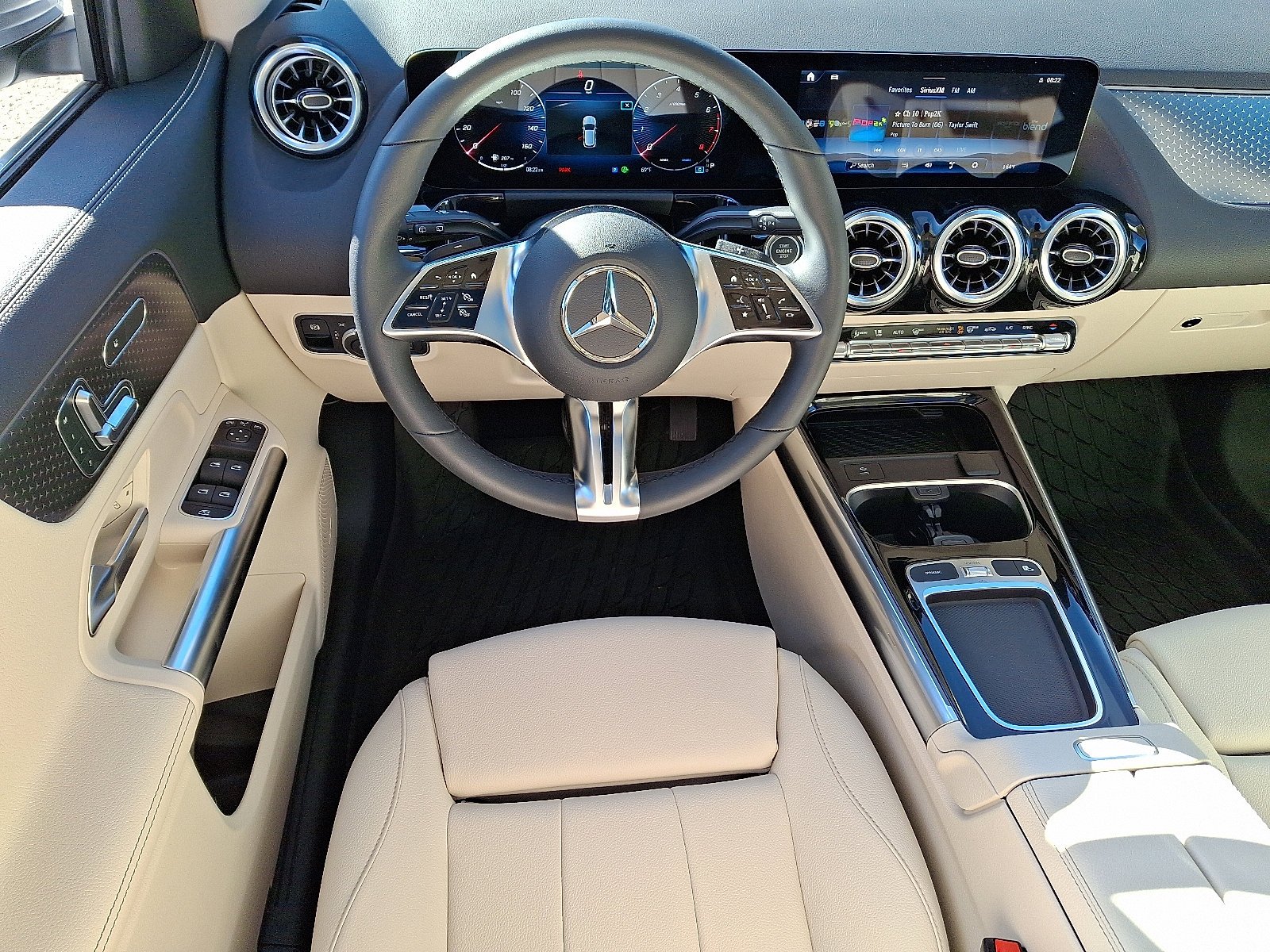 Used 2026 Cirrus Silver Metallic   922 Mercedes-Benz GLA 250 image 11