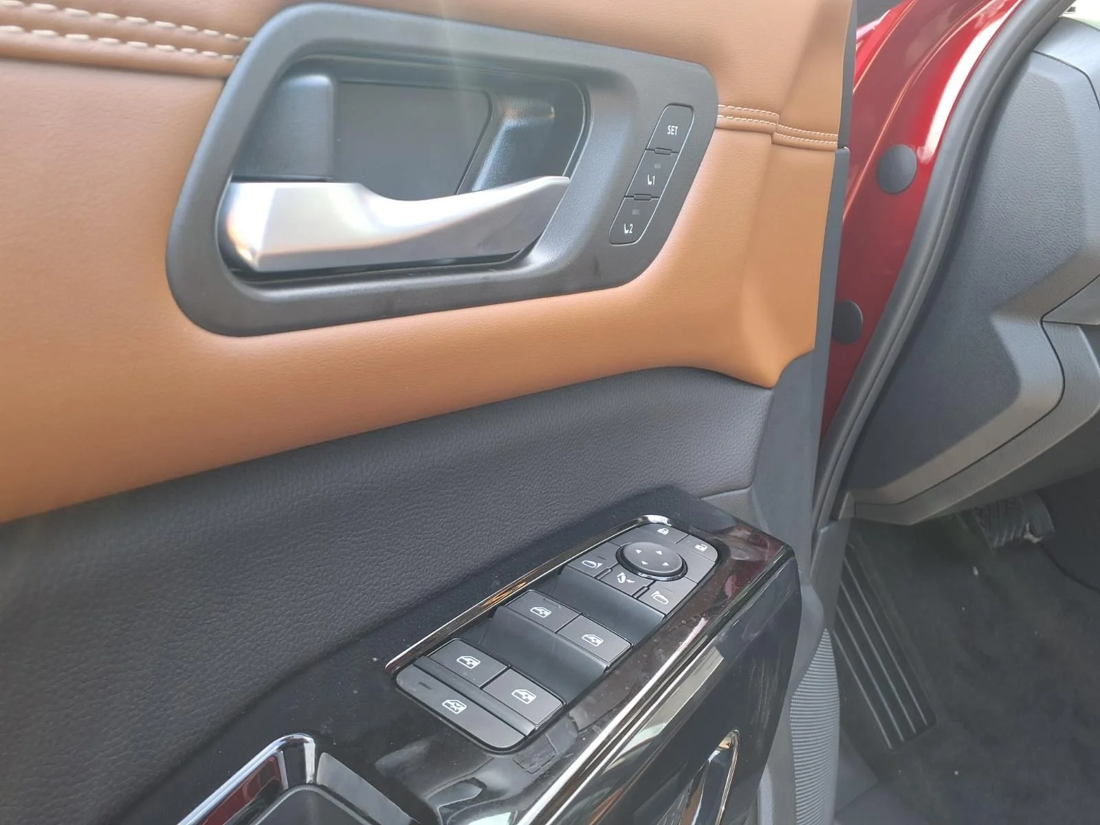 New 2026 Scarlet Ember Tintcoat Nissan Platinum image 11