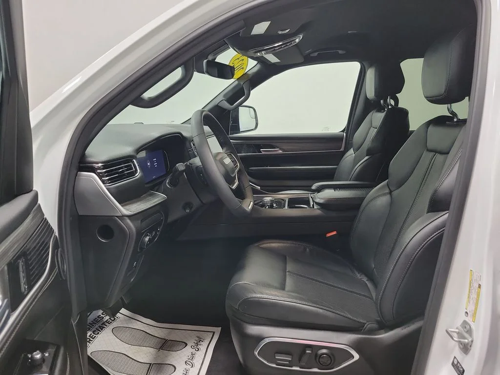 Used 2023 White Jeep Series II image 2
