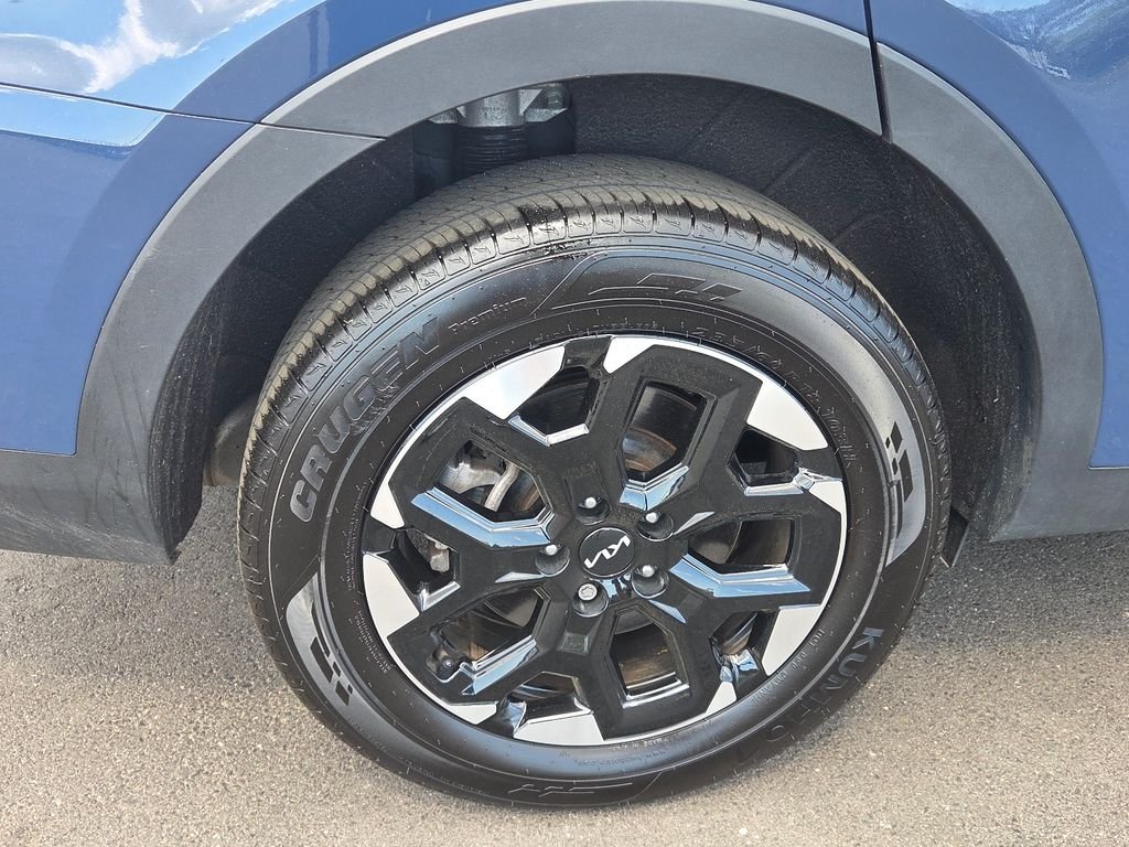 Used 2025 Black Kia S image 9