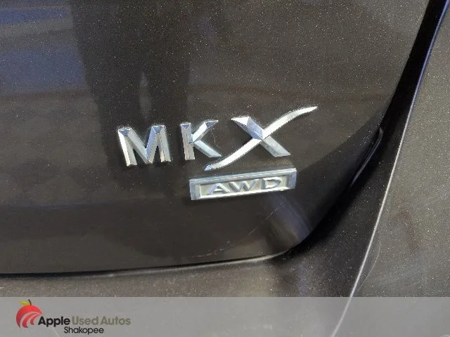 Used 2011  Lincoln Base image 7