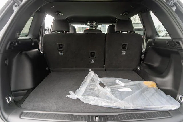 New 2026 Silver Zynith Exterior Paint Jeep Laredo Altitude image 10