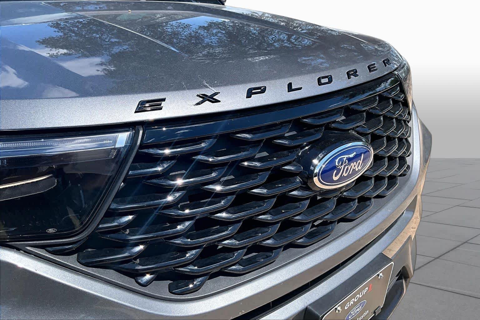 Used 2023 Carbonized Gray Metallic Ford ST-Line image 29