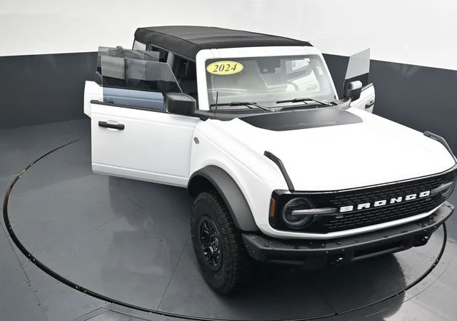Used 2024 White Ford Wildtrak image 33