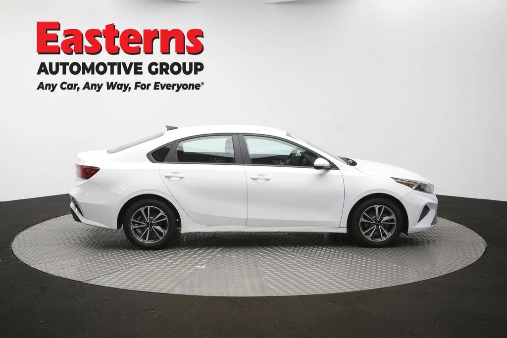 Used 2023 White Kia LXS image 44