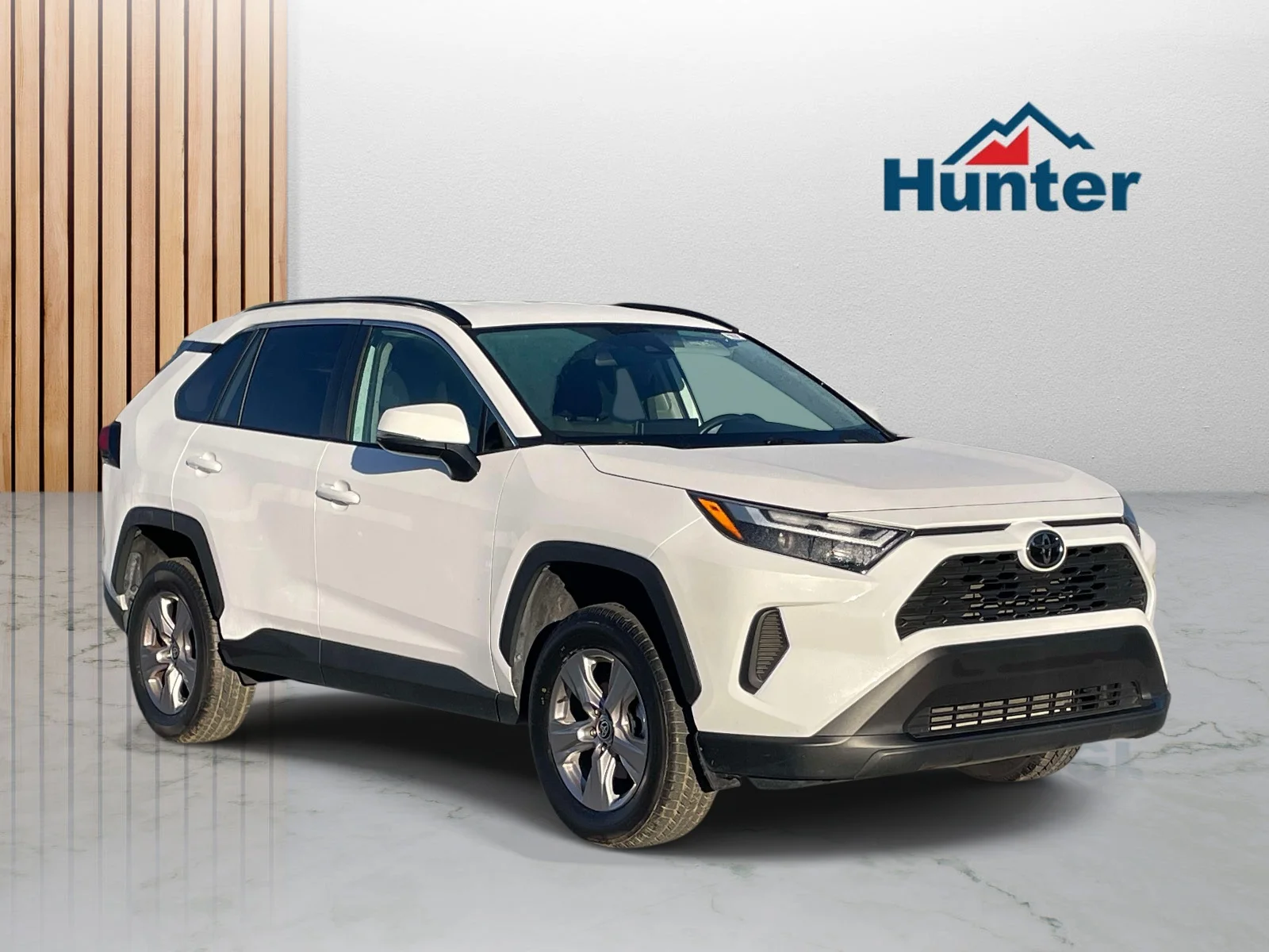 Used 2025 Ice Cap Toyota XLE image 1