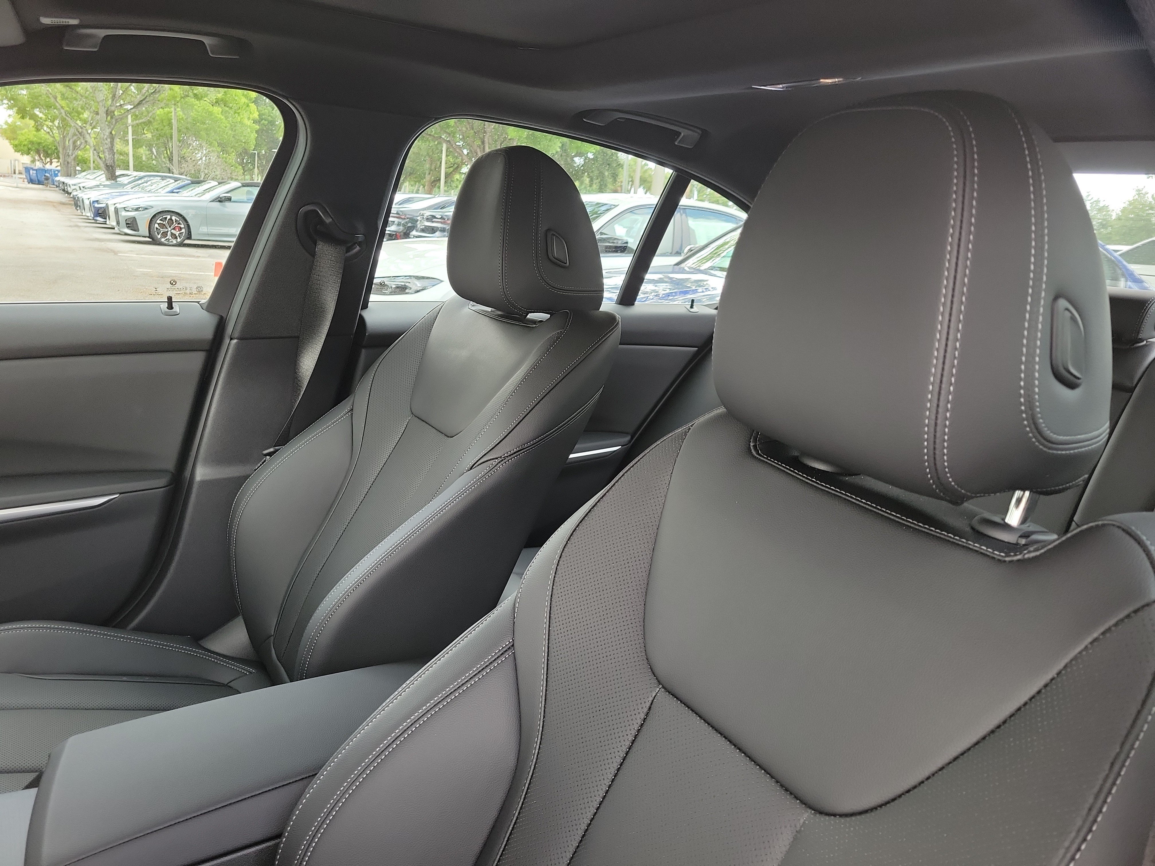 New 2026 Tanzanite Blue II Metallic BMW 330i NA image 11