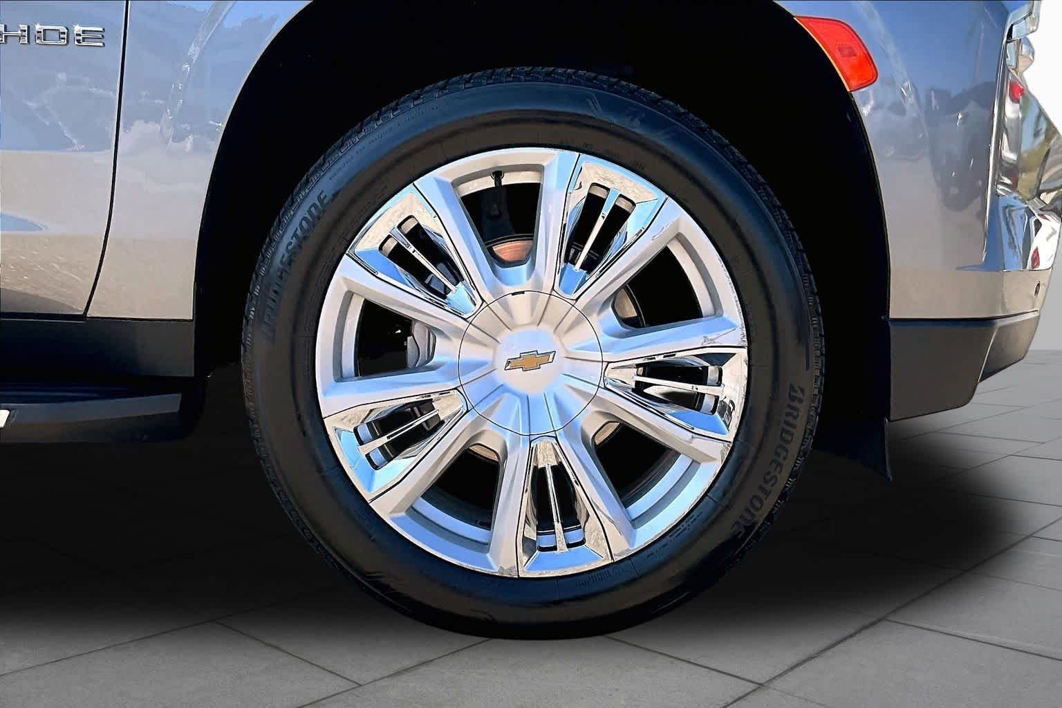 Used 2021 Satin Steel Metallic Chevrolet High Country image 9