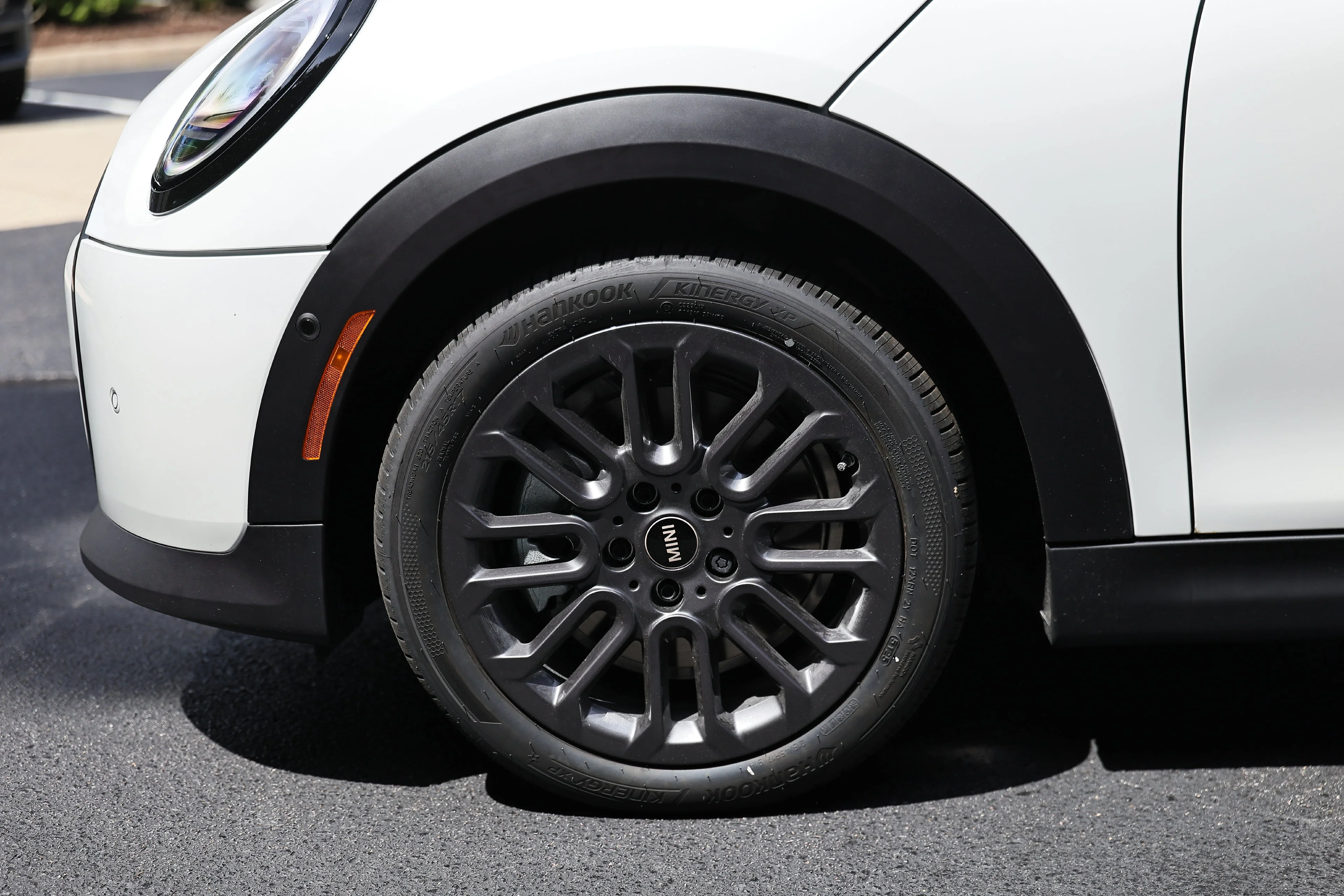 New 2026 White Metallic MINI  image 12