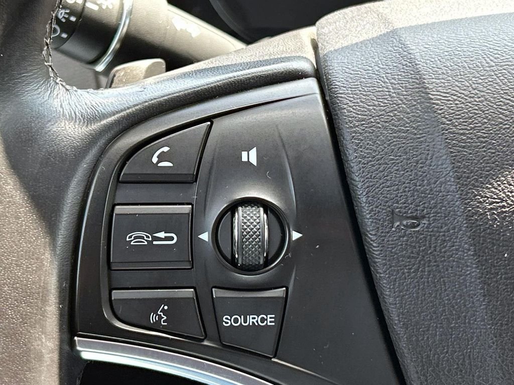 Used 2018 Silver Acura 3.5L image 22