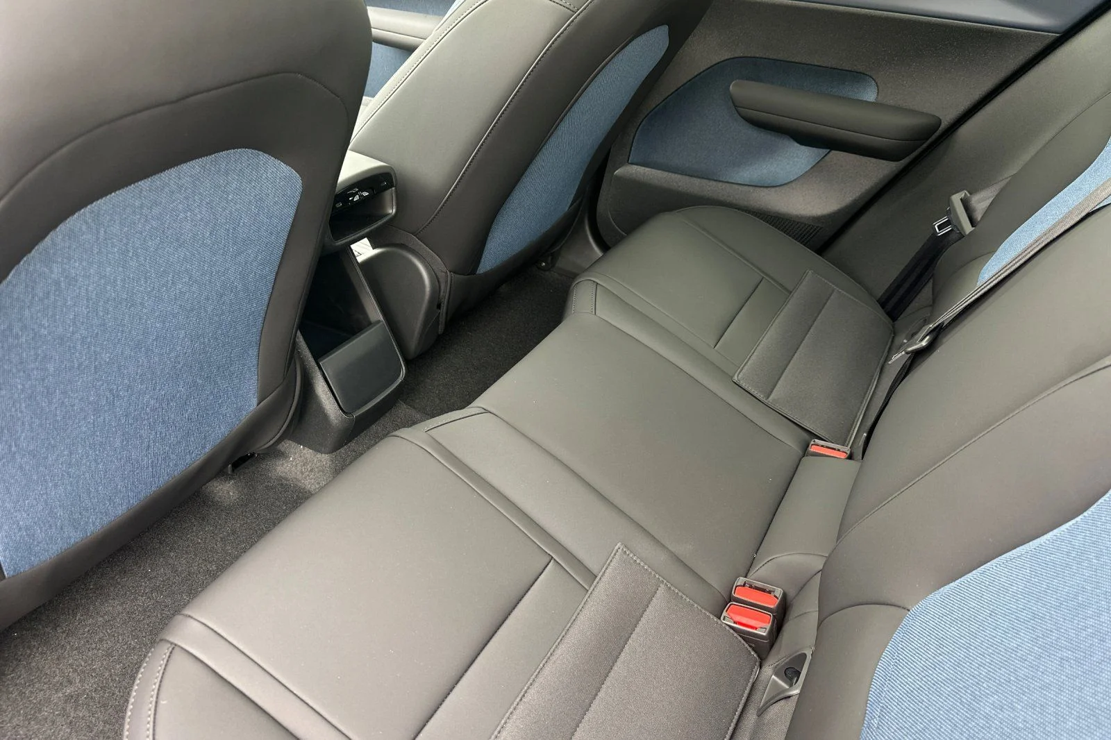 New 2026 Onyx Black Volvo Ultra image 11