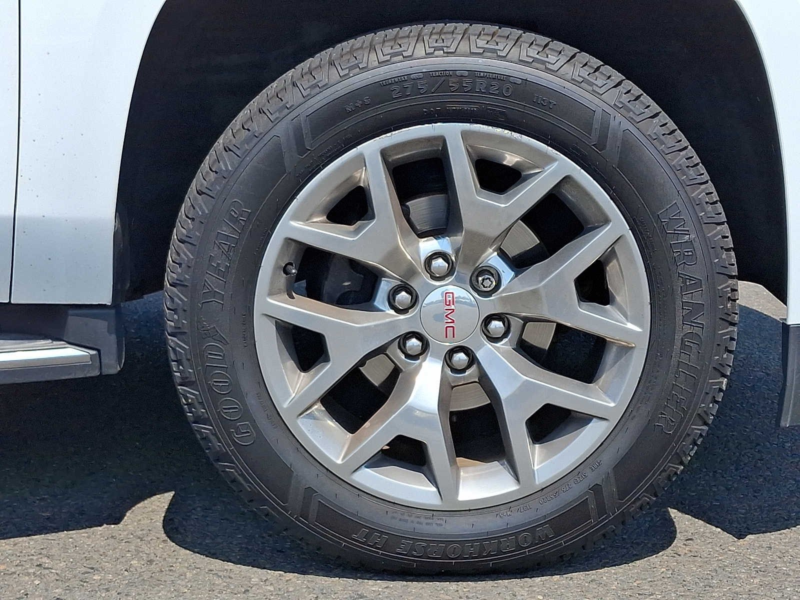 Used 2019 Summit White GMC SLE image 8