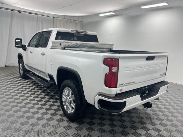 Used 2024 Beige Chevrolet High Country image 6