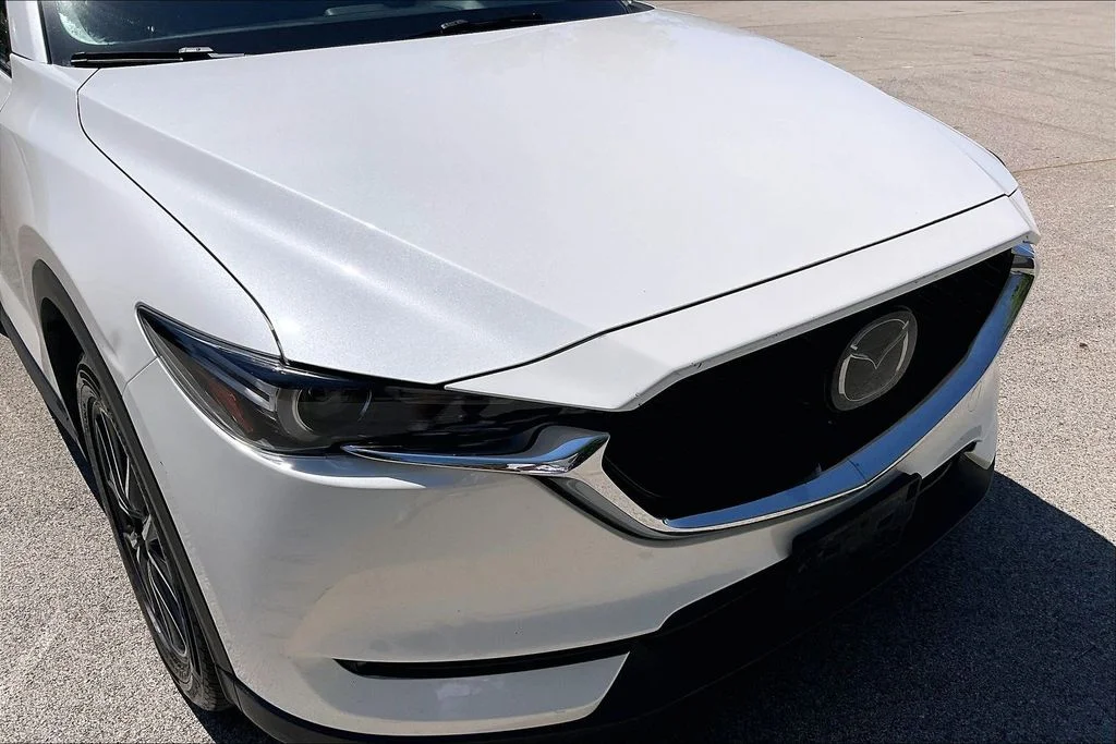 Used 2018 White Mazda Grand Touring image 31