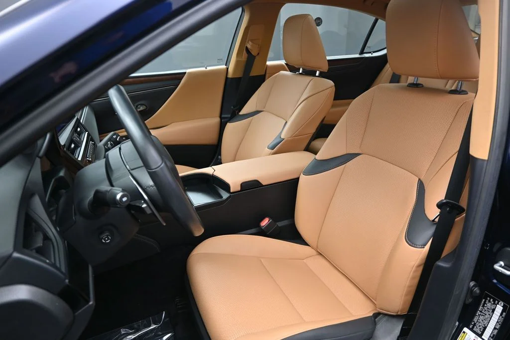 Used 2023  Lexus 350 image 17