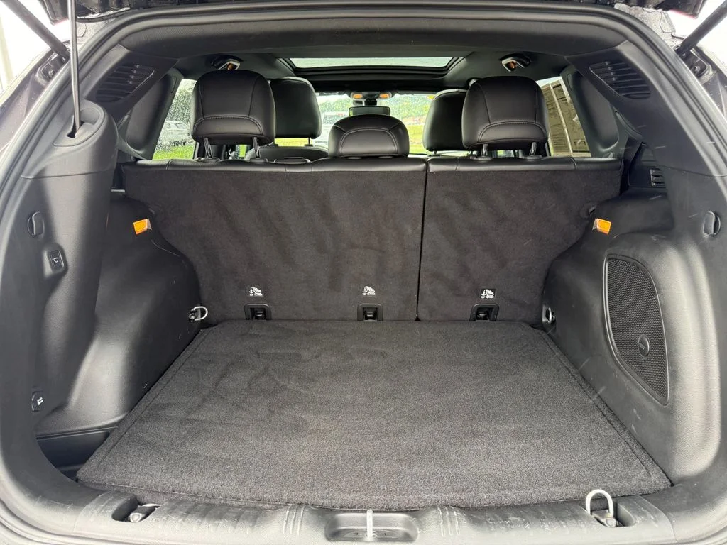 Used 2023 Gray Jeep Latitude image 21