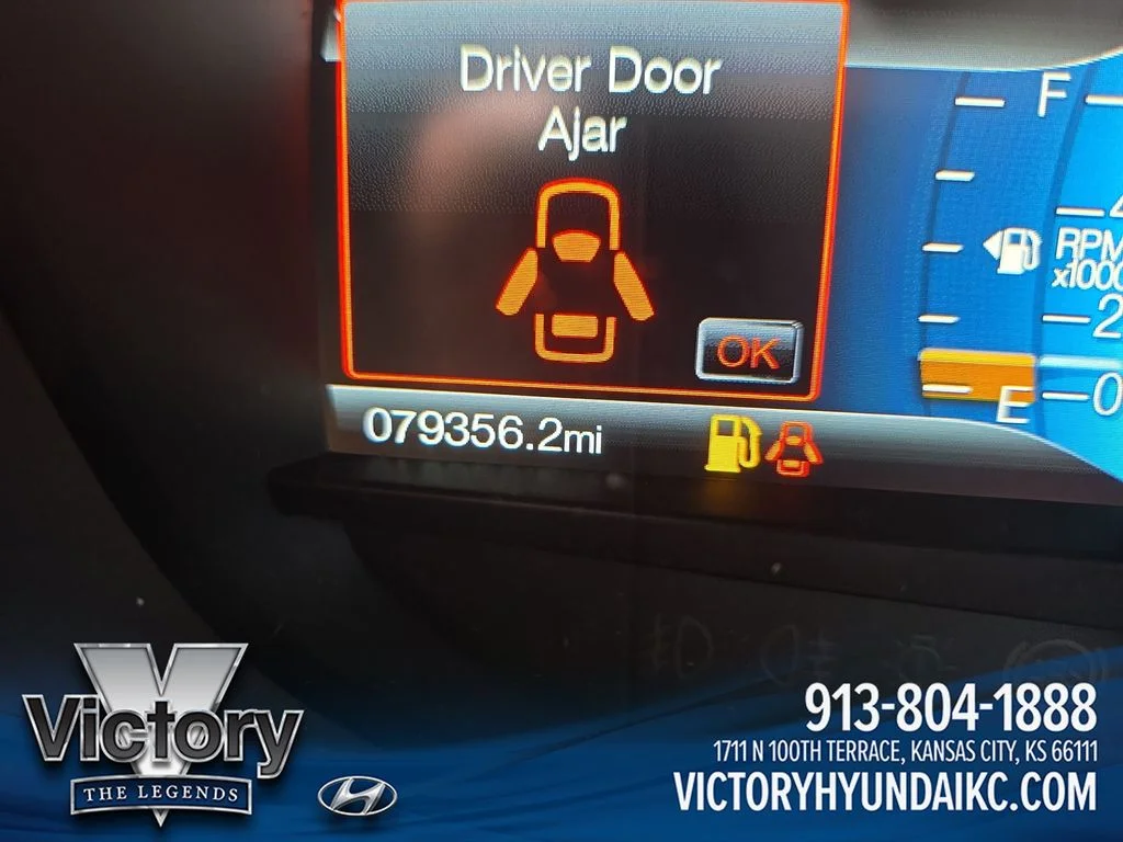 Used 2018 Blue Ford SEL image 16