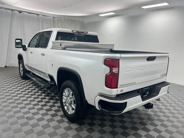 Used 2024 Beige Chevrolet High Country image 6