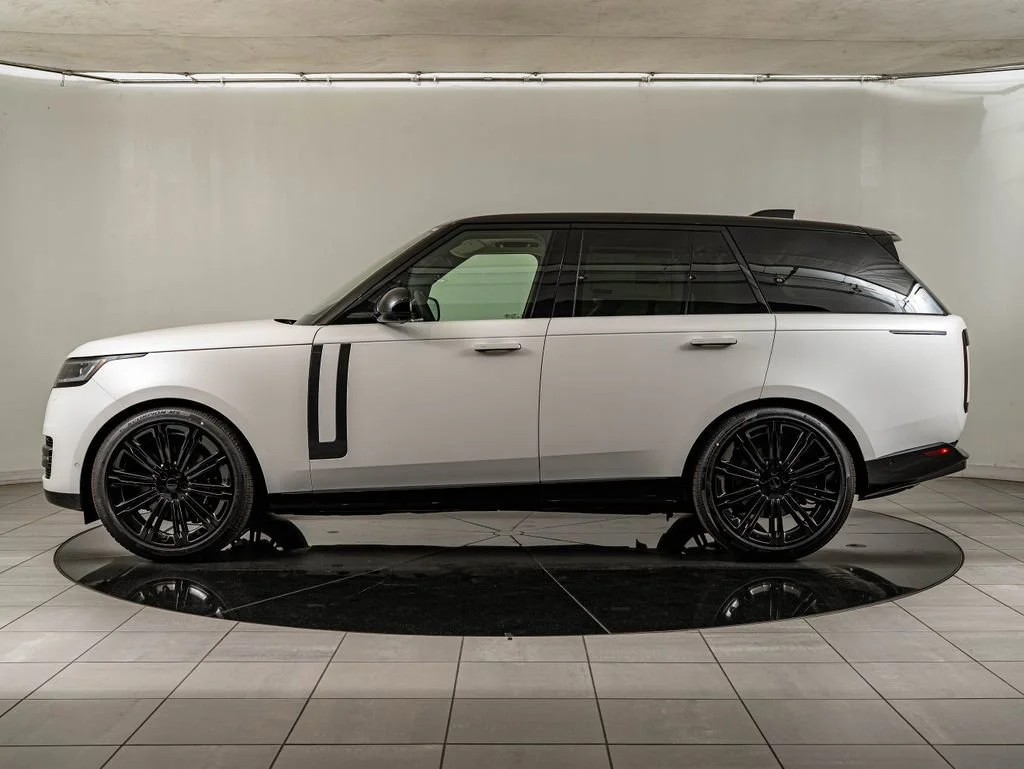 New 2026 Icy White Satin Land Rover SE image 8