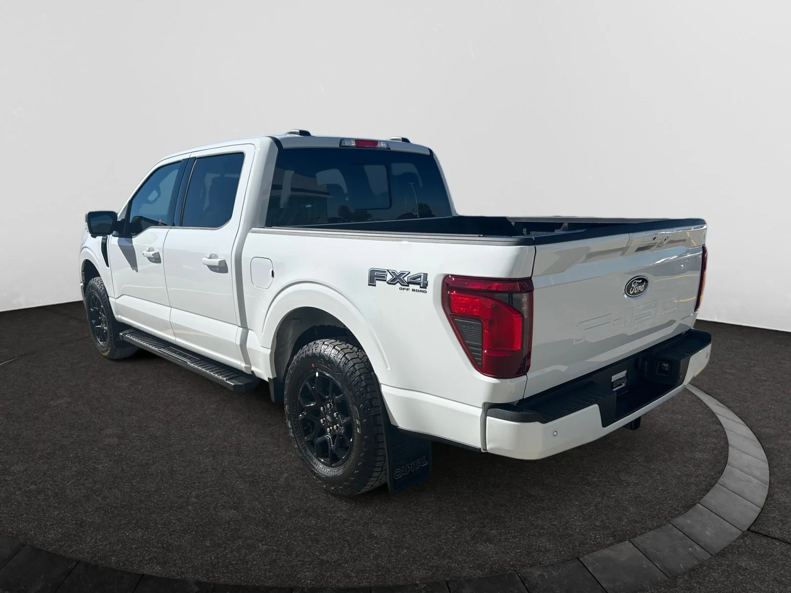 New 2026 Oxford White Ford XLT image 3
