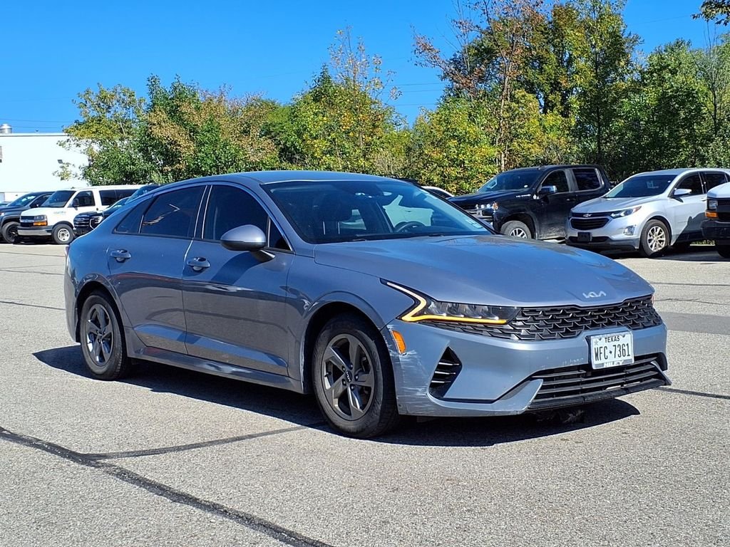 Used 2022 Silver Kia LXS image 3