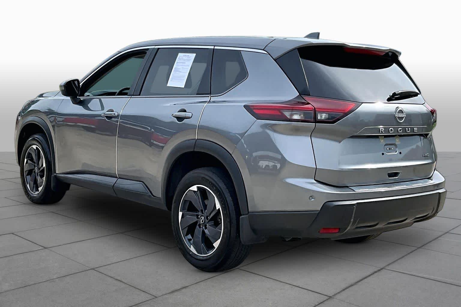 Used 2025 Gun Metallic Nissan SV image 12