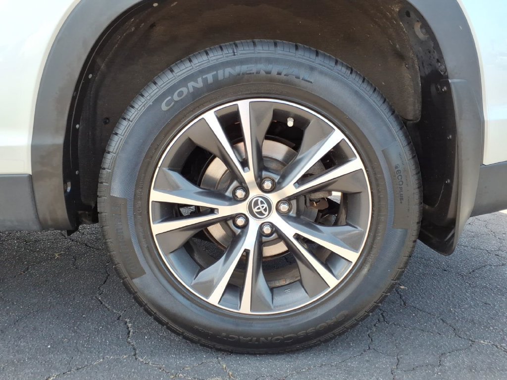 Used 2019 Celestial Silver Metallic Toyota LE image 23