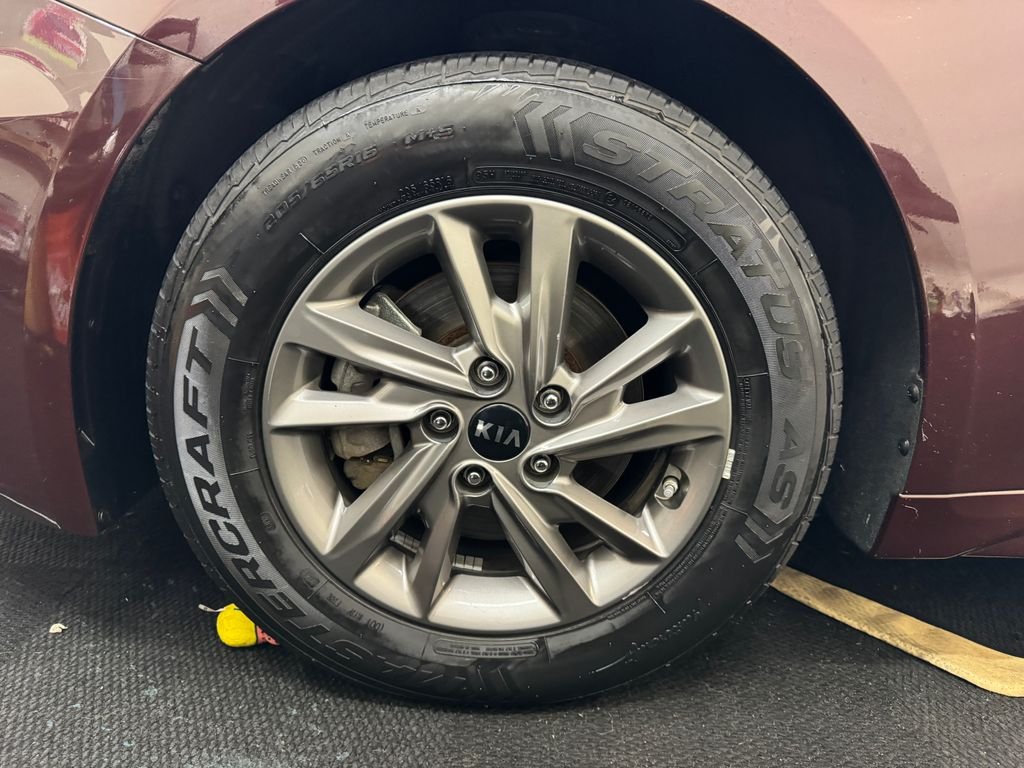 Used 2020 Purple Kia LX image 12