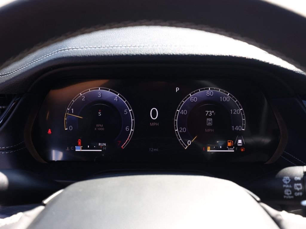 New 2026 Bright White Clear-Coat Exterior Paint Jeep Limited image 27