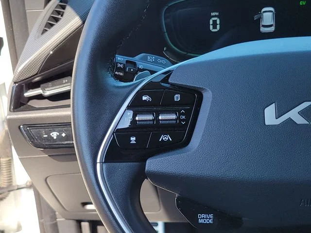 Used 2023 White Kia EX Touring image 34