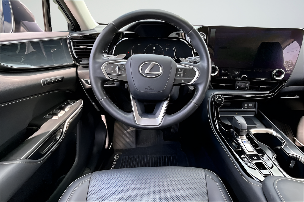 Used 2022 Silver Lexus 350 Premium image 8