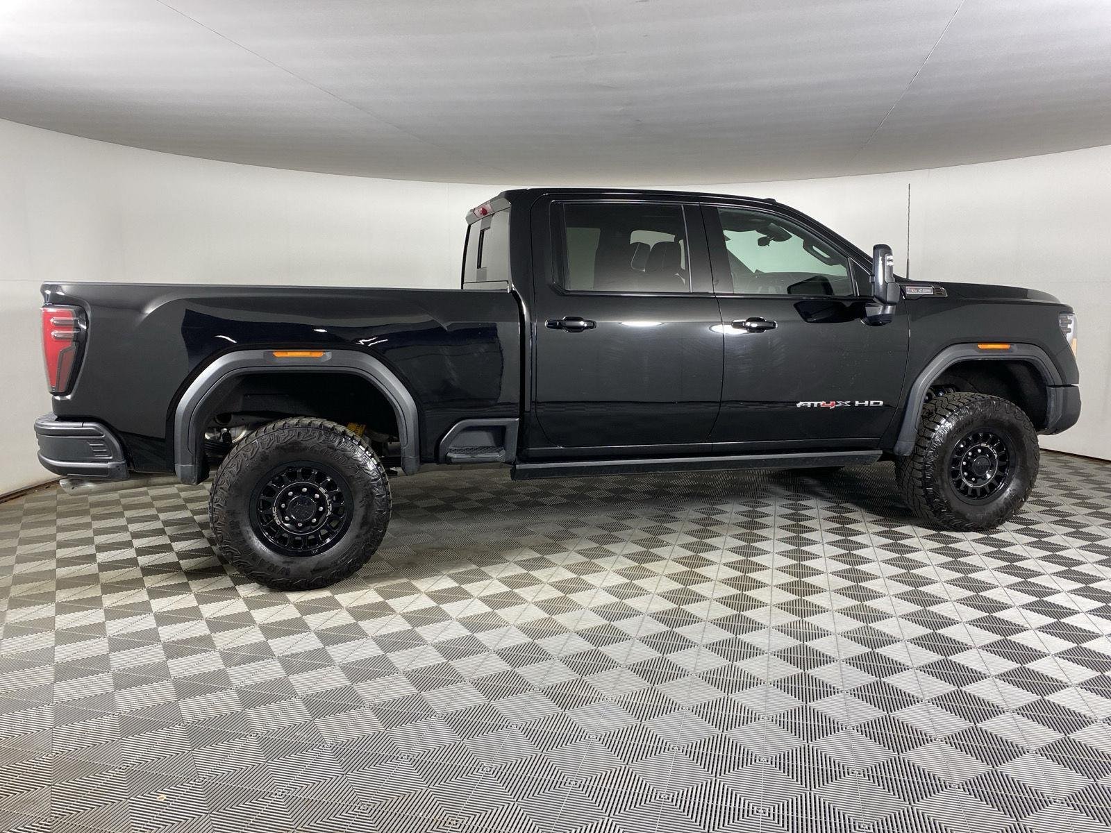 Used 2025 Onyx Black GMC AT4X image 8