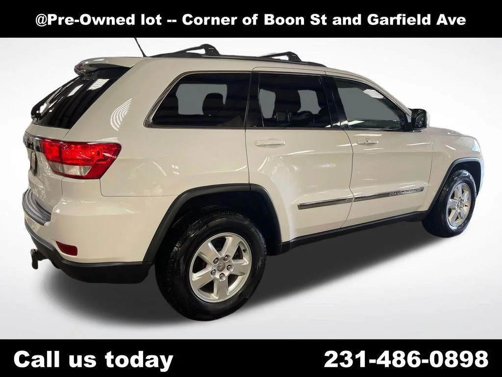 Used 2013 White Jeep Laredo image 5