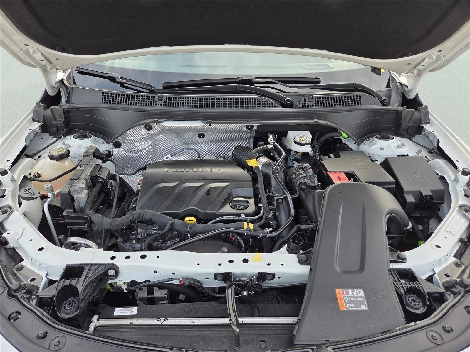 Used 2025 Summit White Buick Preferred image 26