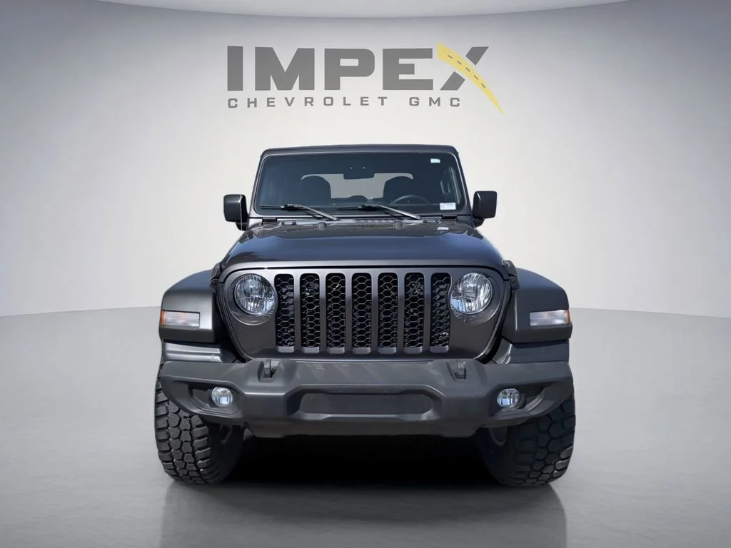 Used 2020  Jeep Sport image 8