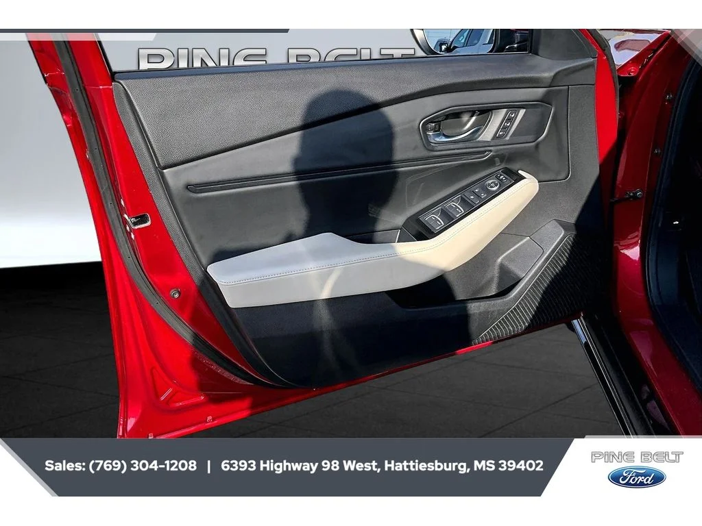 Used 2025 Red Honda Touring image 17