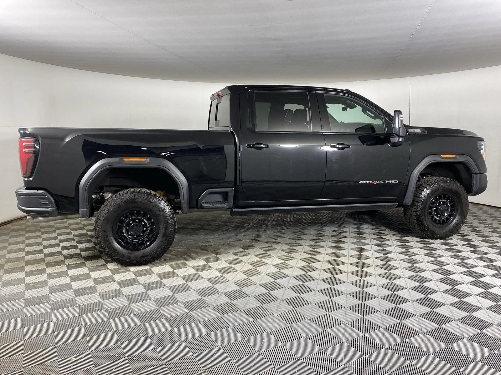 Used 2025 Onyx Black GMC AT4X image 8